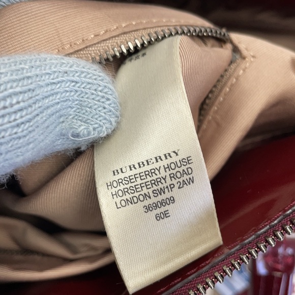 BURBERRY HEART TWO WAY SHOULDER BAG - Picture 11 of 16